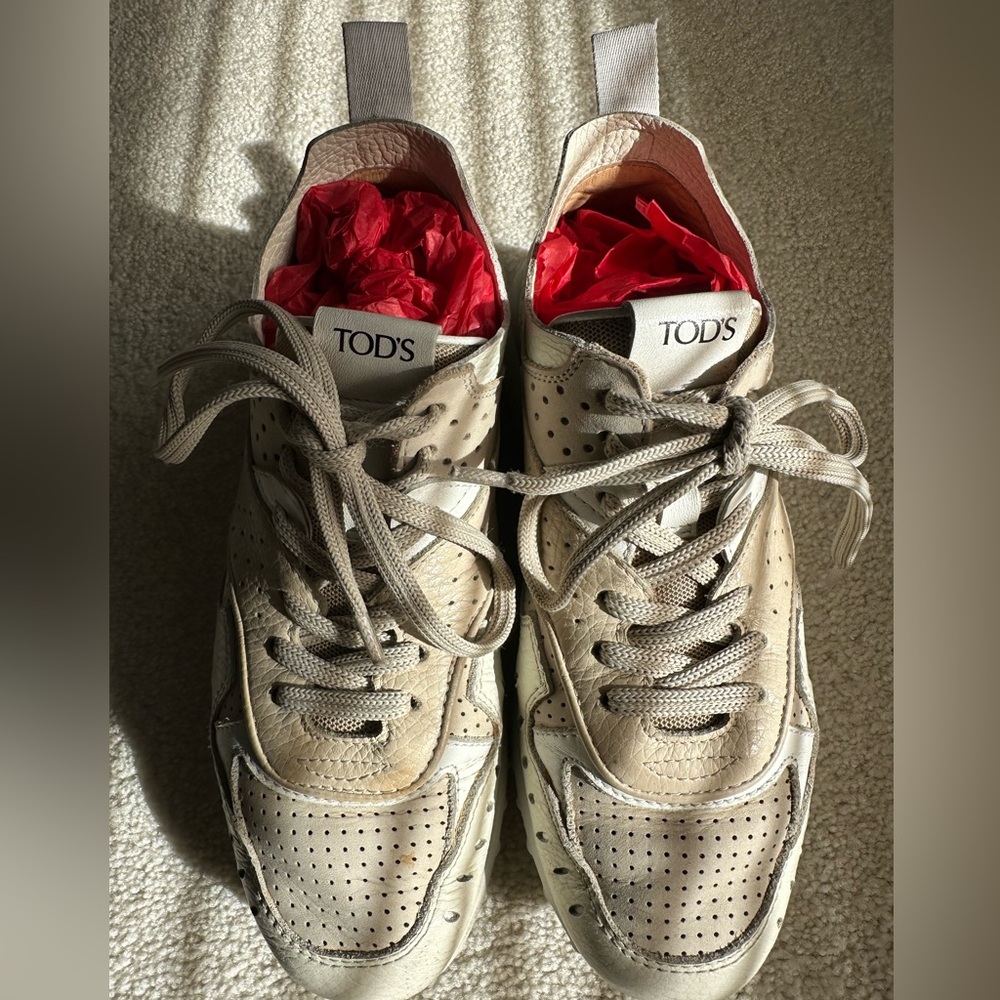 TOD'S  womens shoes 34. coulf fits to 5.5 foot size